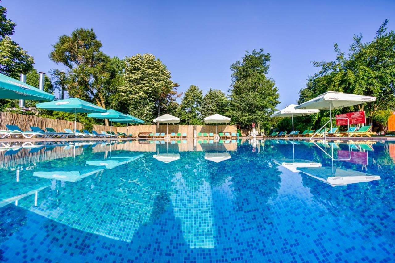 Q Hotel Neptun Kültér fotó