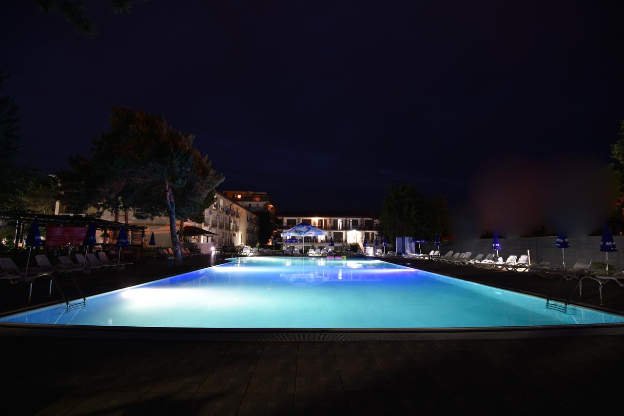 Q Hotel Neptun Kültér fotó